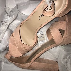 Comfy woman heels
